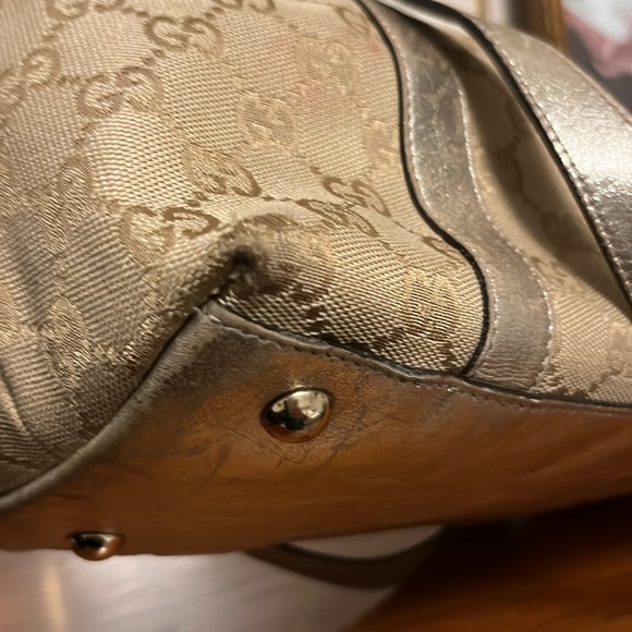 Gucci Abbey Monogram Tote - Picture 8 of 14